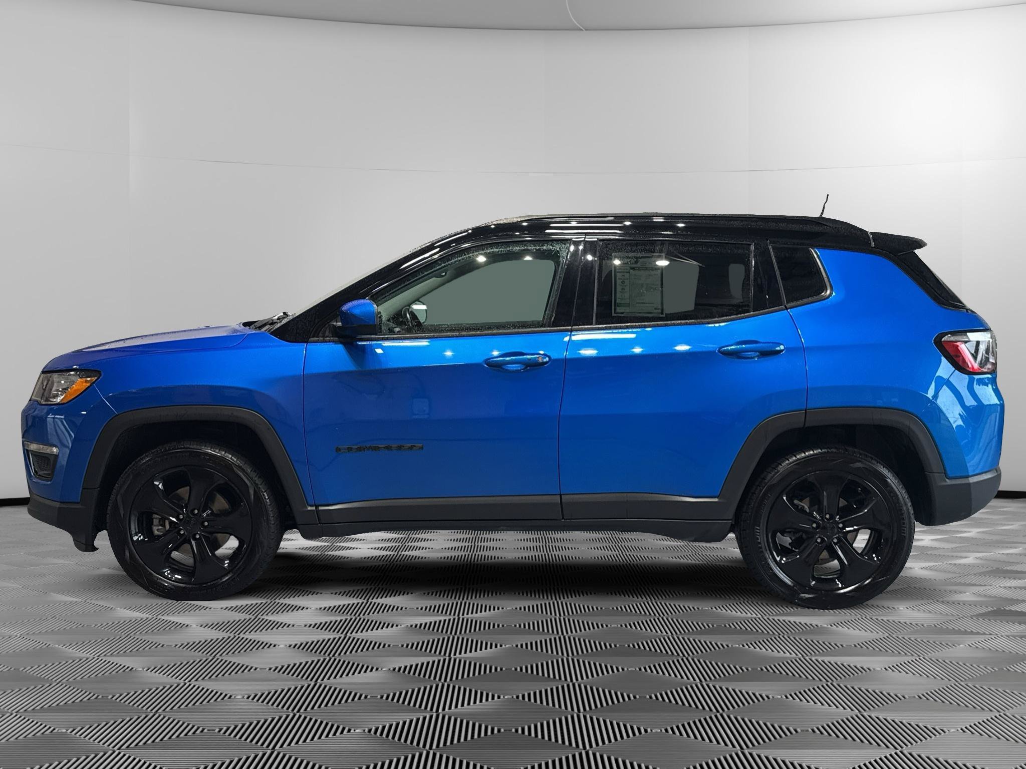 Used 2021 Jeep Compass Latitude AWD/4WD image 2