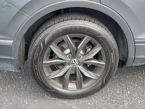 Certified 2024 Volkswagen Tiguan SE image 39