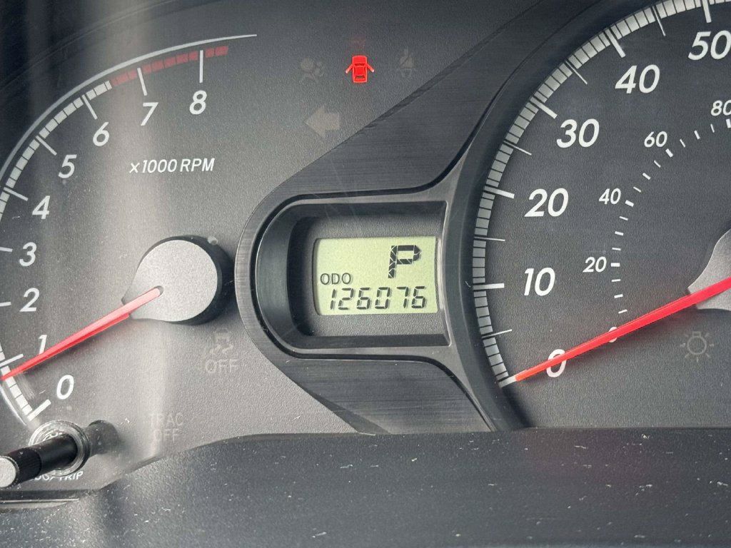 Used 2012 Toyota Sienna LE FWD image 22
