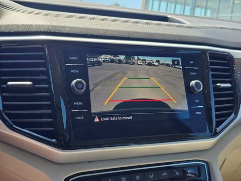 Certified 2023 Volkswagen Atlas SE w/ Panoramic Sunroof Package AWD/4WD image 19