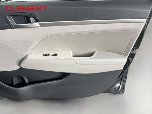 Used 2020 Hyundai Elantra SEL FWD image 33