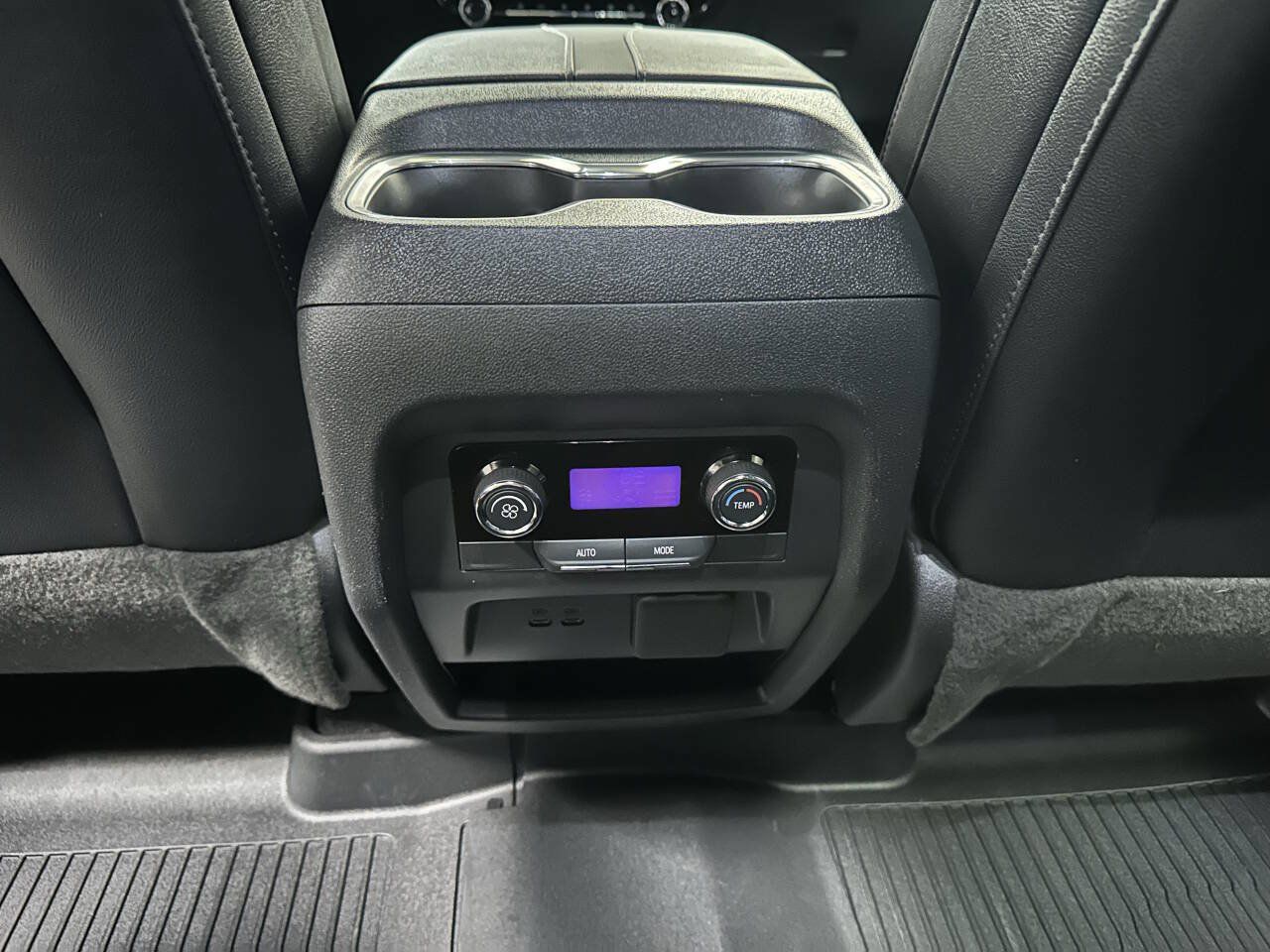 Used 2024 Chevrolet Traverse Z71 w/ Enhanced Driving Package AWD/4WD image 14