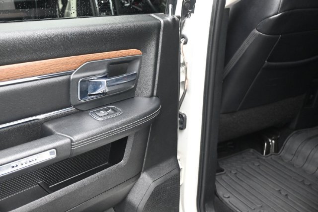 Used 2018 RAM 1500 Laramie w/ Convenience Group AWD/4WD image 20