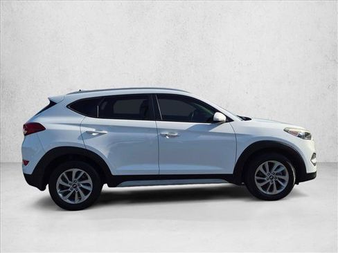 Used 2017 Hyundai Tucson SE Plus w/ Cargo Package FWD image 4