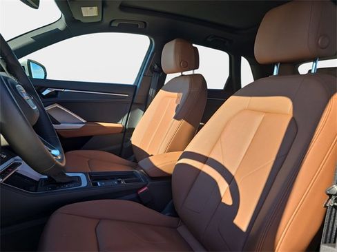 Certified 2025 Audi Q3 2.0T Premium image 15