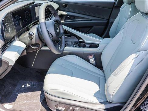 New 2025 Hyundai Elantra Limited image 11