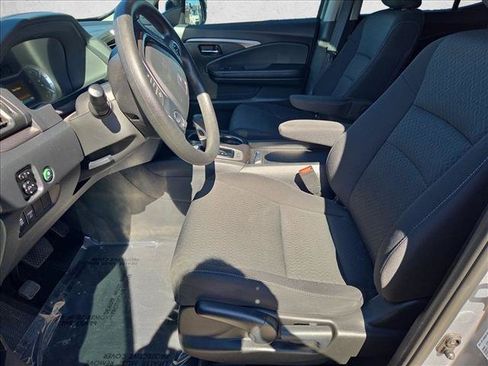 Used 2019 Honda Ridgeline Sport image 15