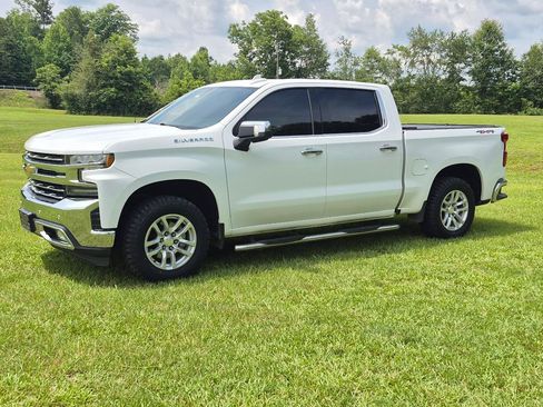 Used 2021 Chevrolet Silverado 1500 LTZ AWD/4WD image 3