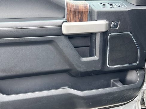 Used 2018 Ford F150 Lariat w/ FX4 Off-Road Package AWD/4WD image 19