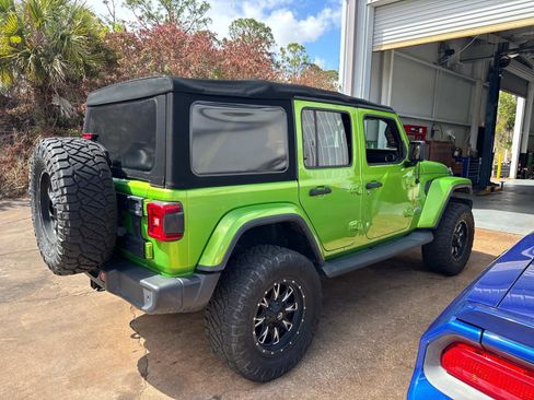 Used 2018 Jeep Wrangler Unlimited Sahara image 4