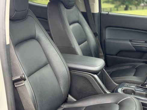 Used 2018 Chevrolet Colorado Z71 AWD/4WD image 32