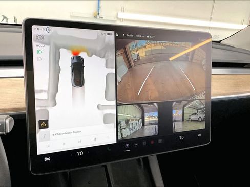 Used 2023 Tesla Model Y Performance image 24