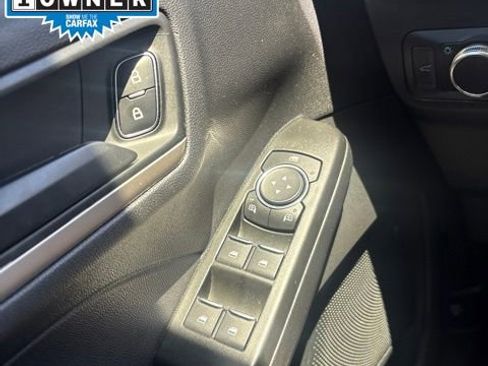 Used 2022 Ford Escape SE w/ SE Sport Appearance Package AWD/4WD image 17
