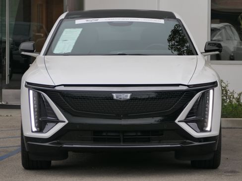 Certified 2024 Cadillac Lyriq Sport image 9