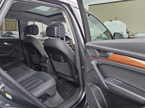 Used 2023 Audi Q5 2.0T Premium w/ Convenience Package image 13