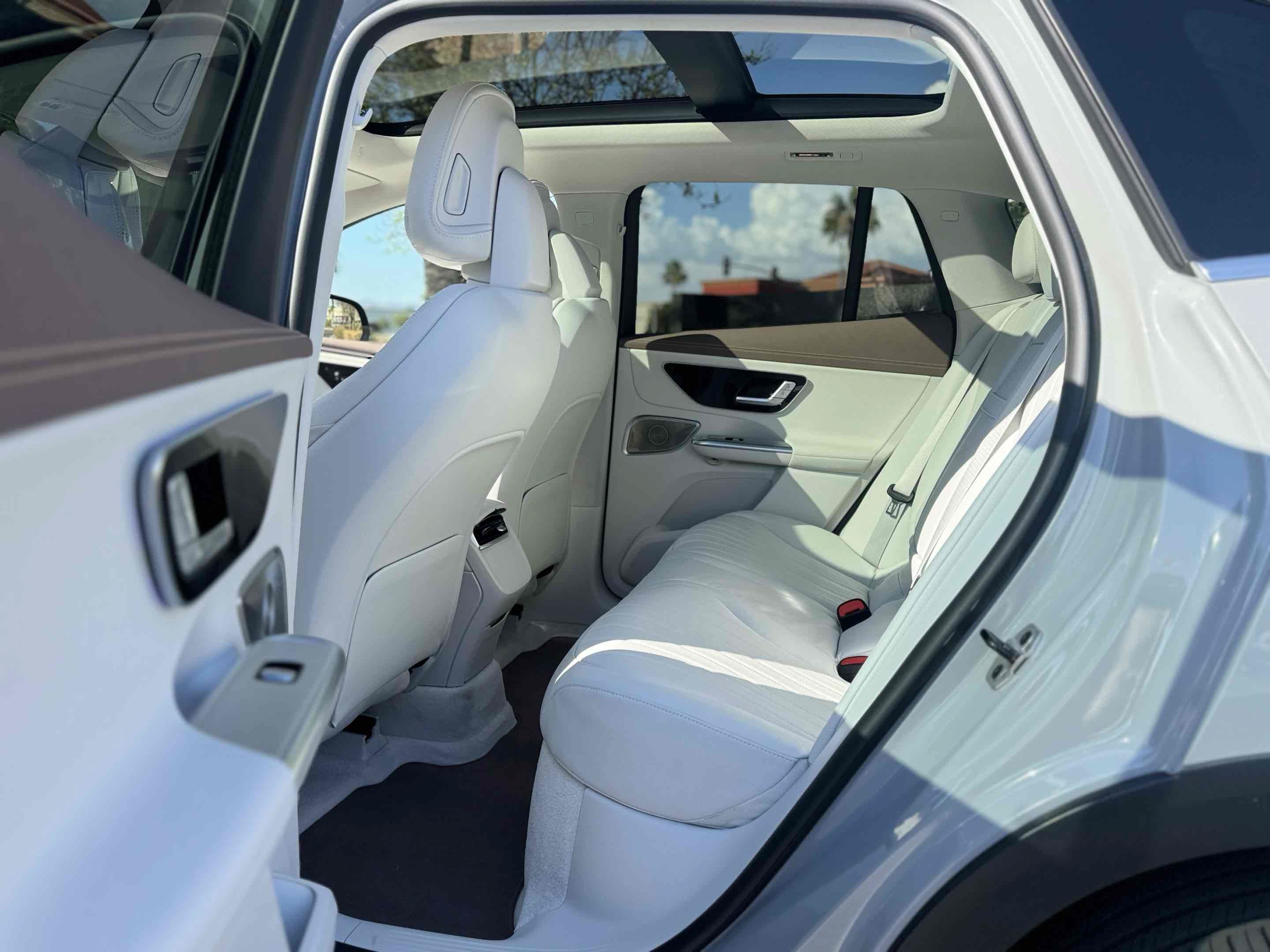 Used 2023 Mercedes-Benz EQE 500 4MATIC SUV image 7
