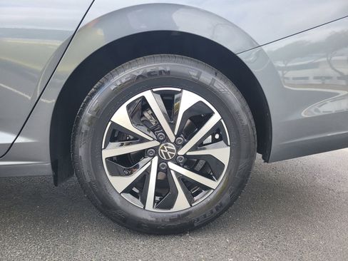 Certified 2025 Volkswagen Jetta S image 9