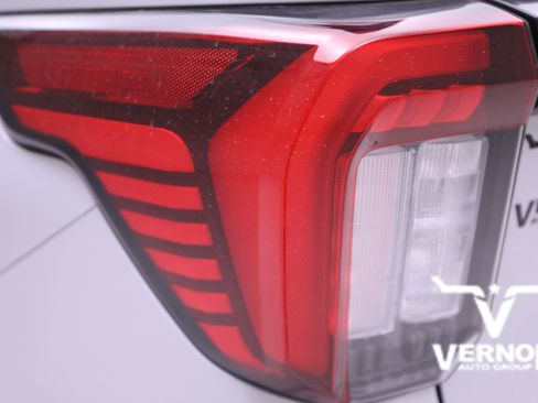 New 2025 Ford Explorer Active image 36