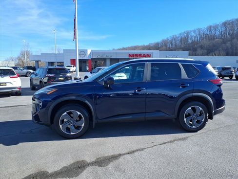 Certified 2025 Nissan Rogue SV w/ SV Premium Package image 2