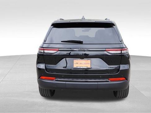 Used 2025 Jeep Grand Cherokee Limited w/ Black Appearance Package AWD/4WD image 6