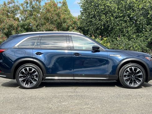 Used 2025 MAZDA CX-90 Plug-In Hybrid w/ Premium Plus AWD/4WD image 3