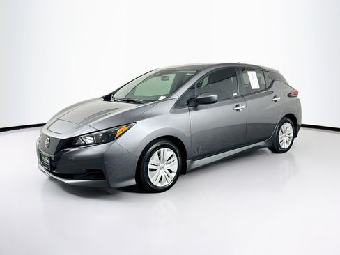 Used 2024 Nissan Leaf S FWD image 3