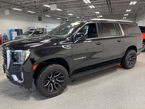 Used 2021 GMC Yukon XL SLE image 3