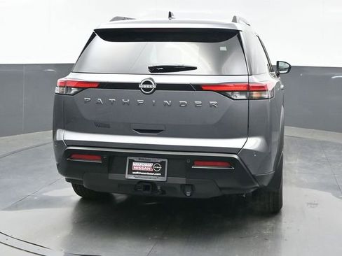 New 2026 Nissan Pathfinder SV w/ SV Premium Package FWD image 5