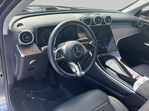 Used 2025 Mercedes-Benz GLC 350e 4MATIC w/ Driver Assistance Package image 18