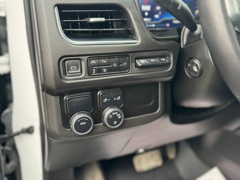 Used 2022 Chevrolet Tahoe Premier RWD image 12