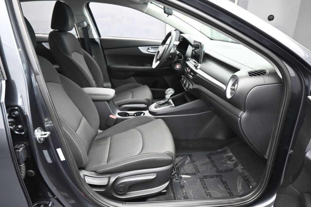 Used 2024 Kia Forte LX FWD image 35