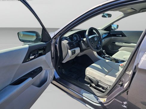 Used 2016 Honda Accord LX image 18