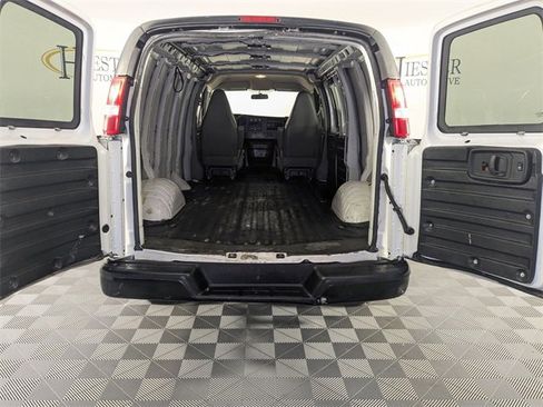 Used 2022 Chevrolet Express 2500 w/ Driver Convenience Package image 22