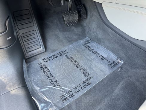 Used 2024 Audi Q8 e-tron Prestige w/ Prestige Package image 18