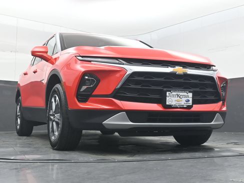 Used 2025 Chevrolet Blazer LT AWD/4WD image 24