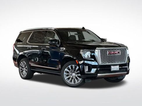 Used 2021 GMC Yukon Denali w/ Denali Premium Package image 2