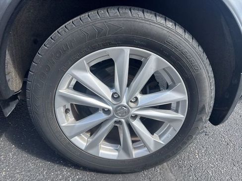 Used 2018 Nissan Rogue Sport SV AWD/4WD image 27