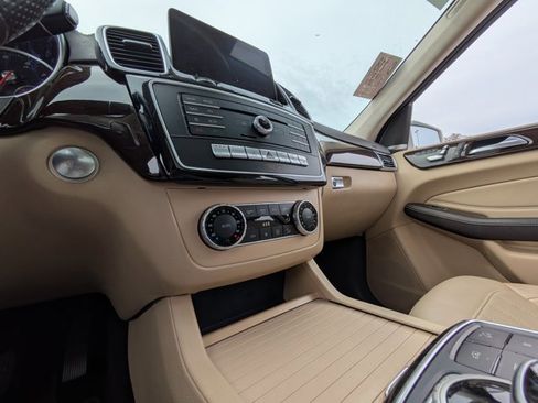 Used 2019 Mercedes-Benz GLS 450 4MATIC image 12