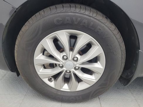 Used 2021 Kia Sedona LX FWD image 31