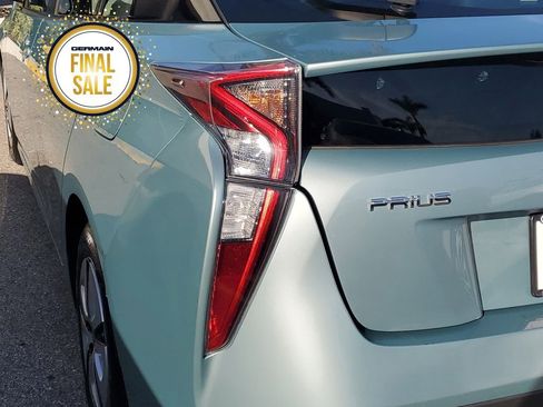 Certified 2016 Toyota Prius Three image 13