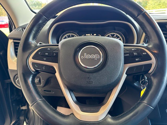 Used 2014 Jeep Cherokee Latitude AWD/4WD image 17