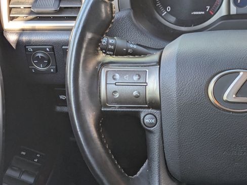 Used 2019 Lexus GX 460 image 17