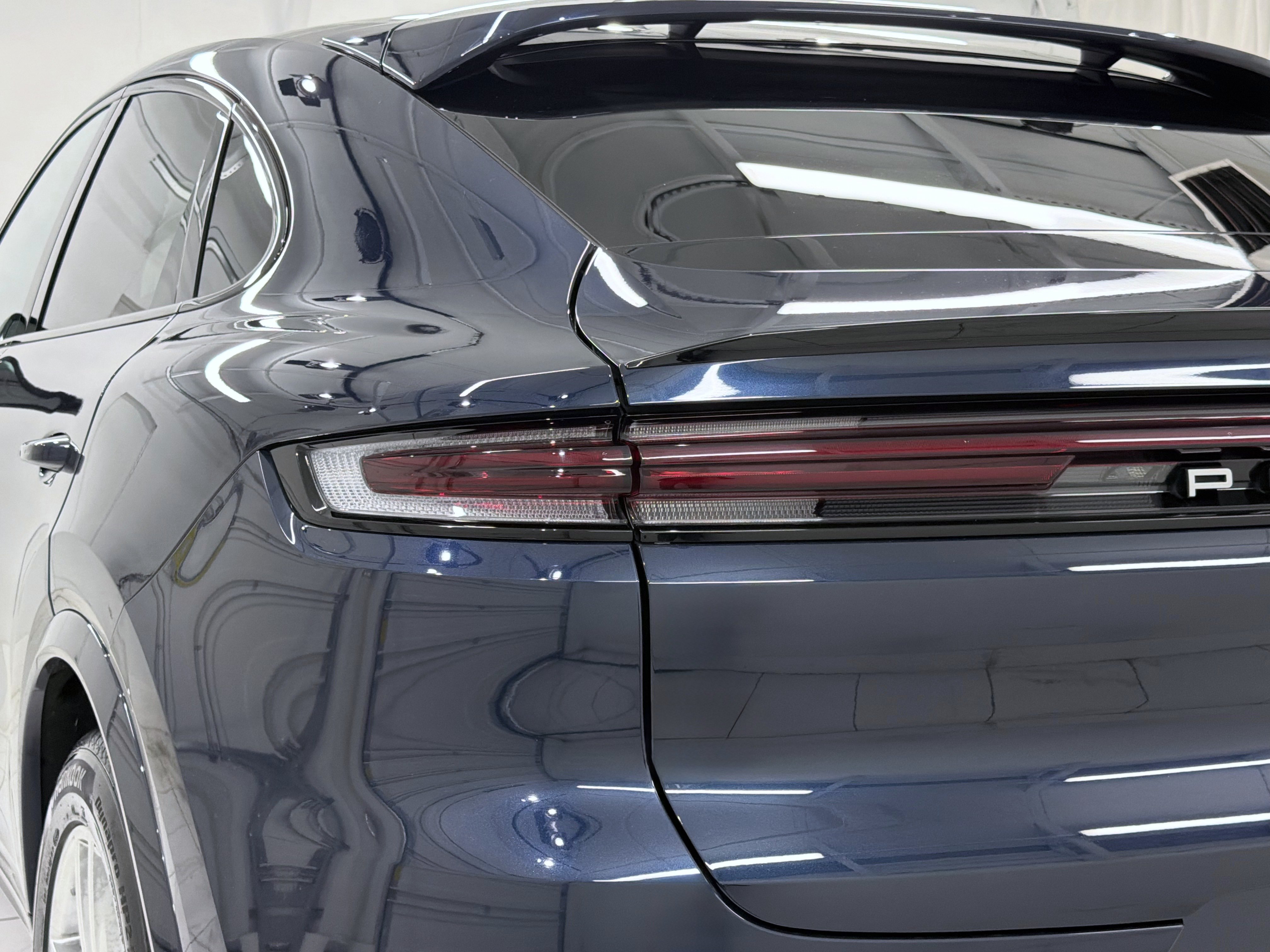 Certified 2024 Porsche Cayenne Coupe AWD/4WD image 17