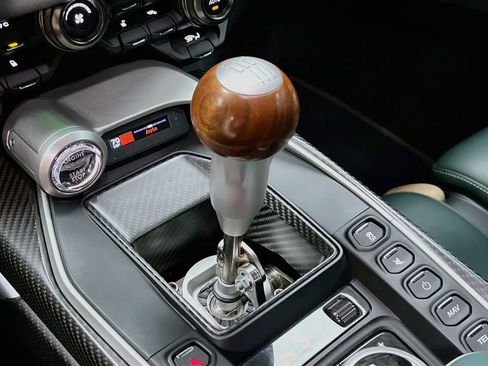 Used 2024 Aston Martin Valour RWD image 18