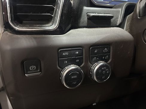 Used 2022 GMC Sierra 1500 Denali w/ Denali Reserve Package image 10