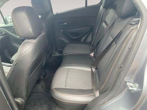 Used 2019 Chevrolet Trax LT w/ LT Convenience Package image 13