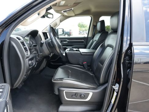 Used 2019 RAM 1500 Laramie AWD/4WD image 16