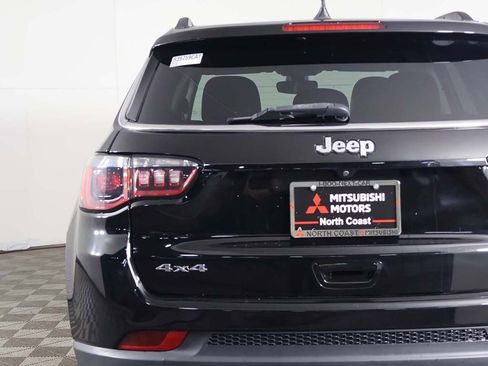 Used 2019 Jeep Compass Latitude image 12
