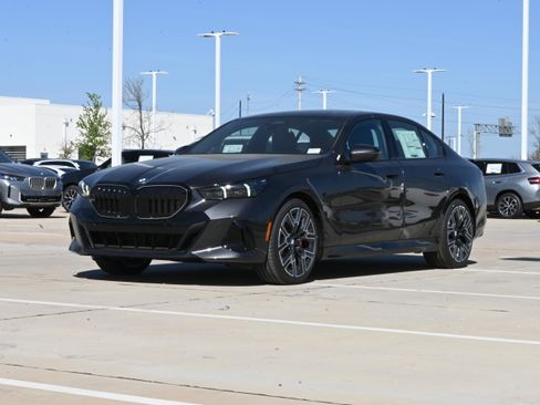 New 2026 BMW 530i w/ M Sport Package RWD image 2