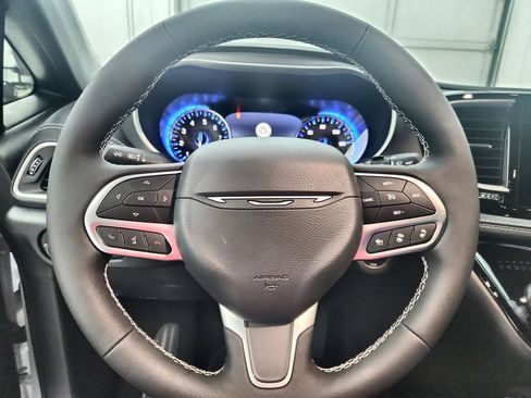 New 2027 Chrysler Pacifica Select AWD/4WD image 21